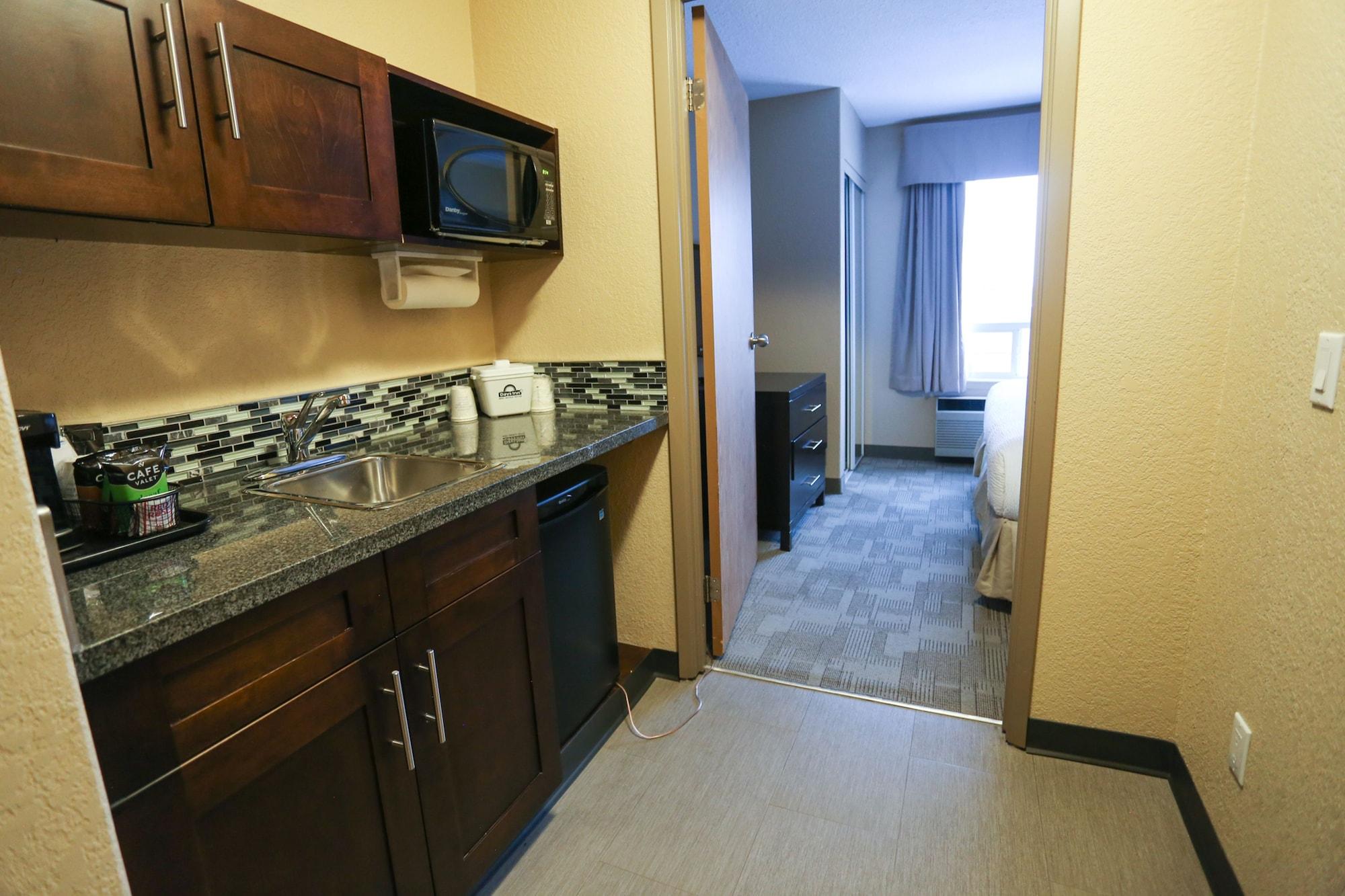 Days Inn By Wyndham Calgary Airport Buitenkant foto