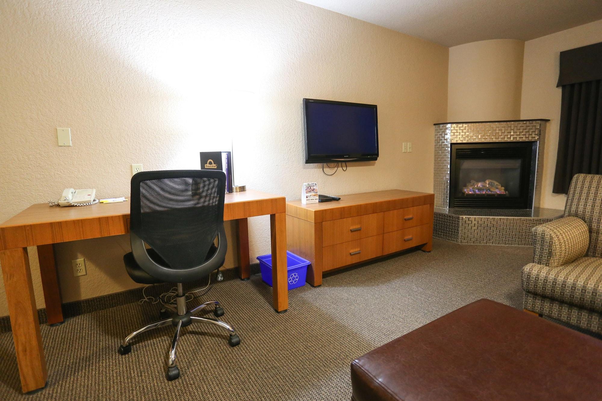Days Inn By Wyndham Calgary Airport Buitenkant foto