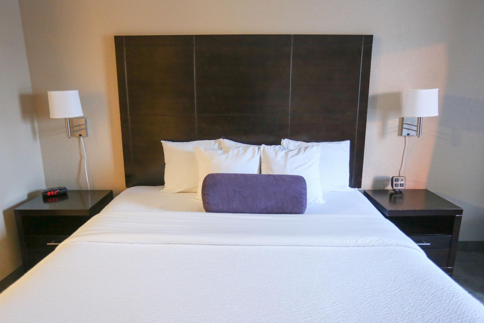 Days Inn By Wyndham Calgary Airport Buitenkant foto