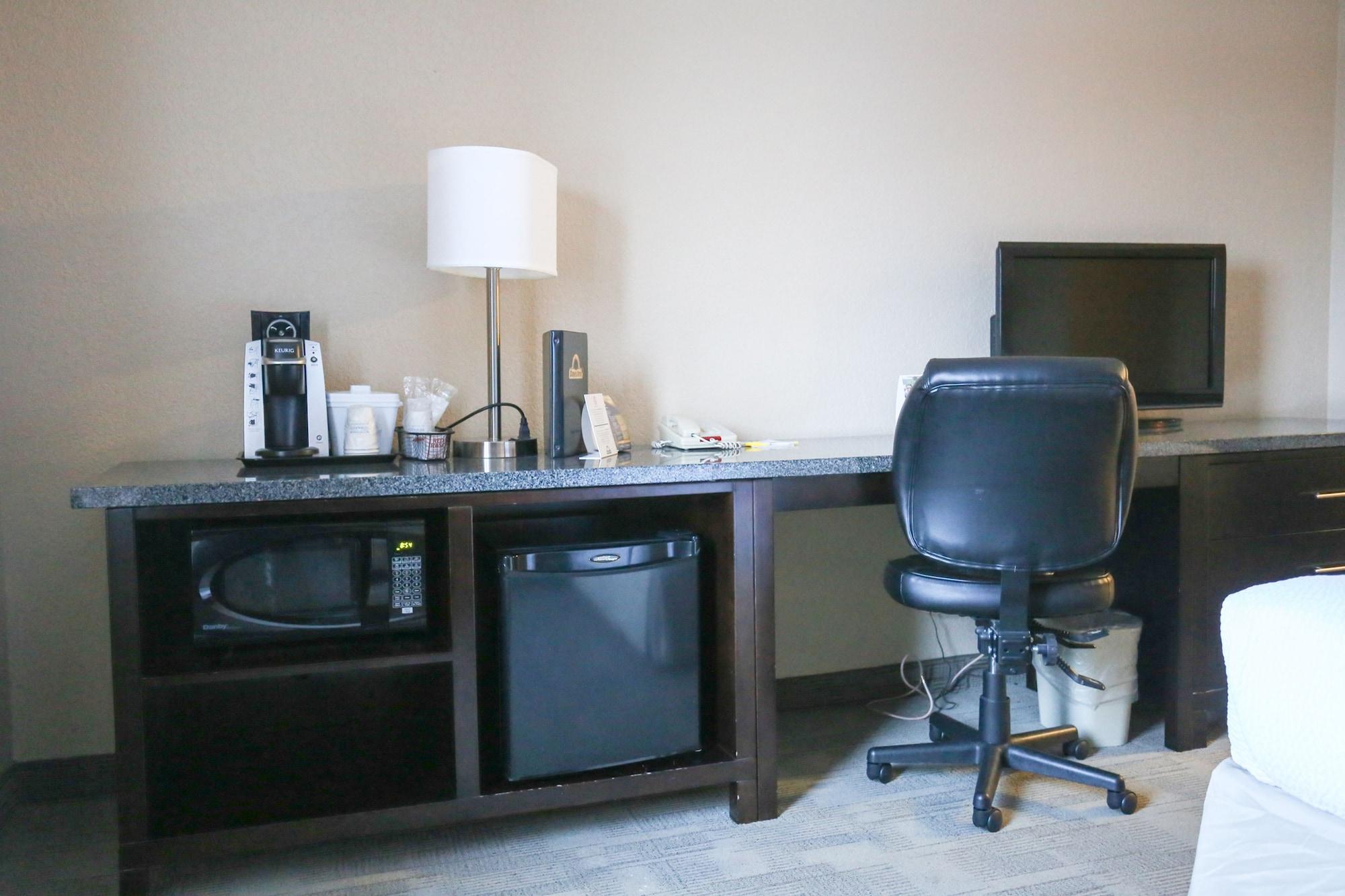 Days Inn By Wyndham Calgary Airport Buitenkant foto