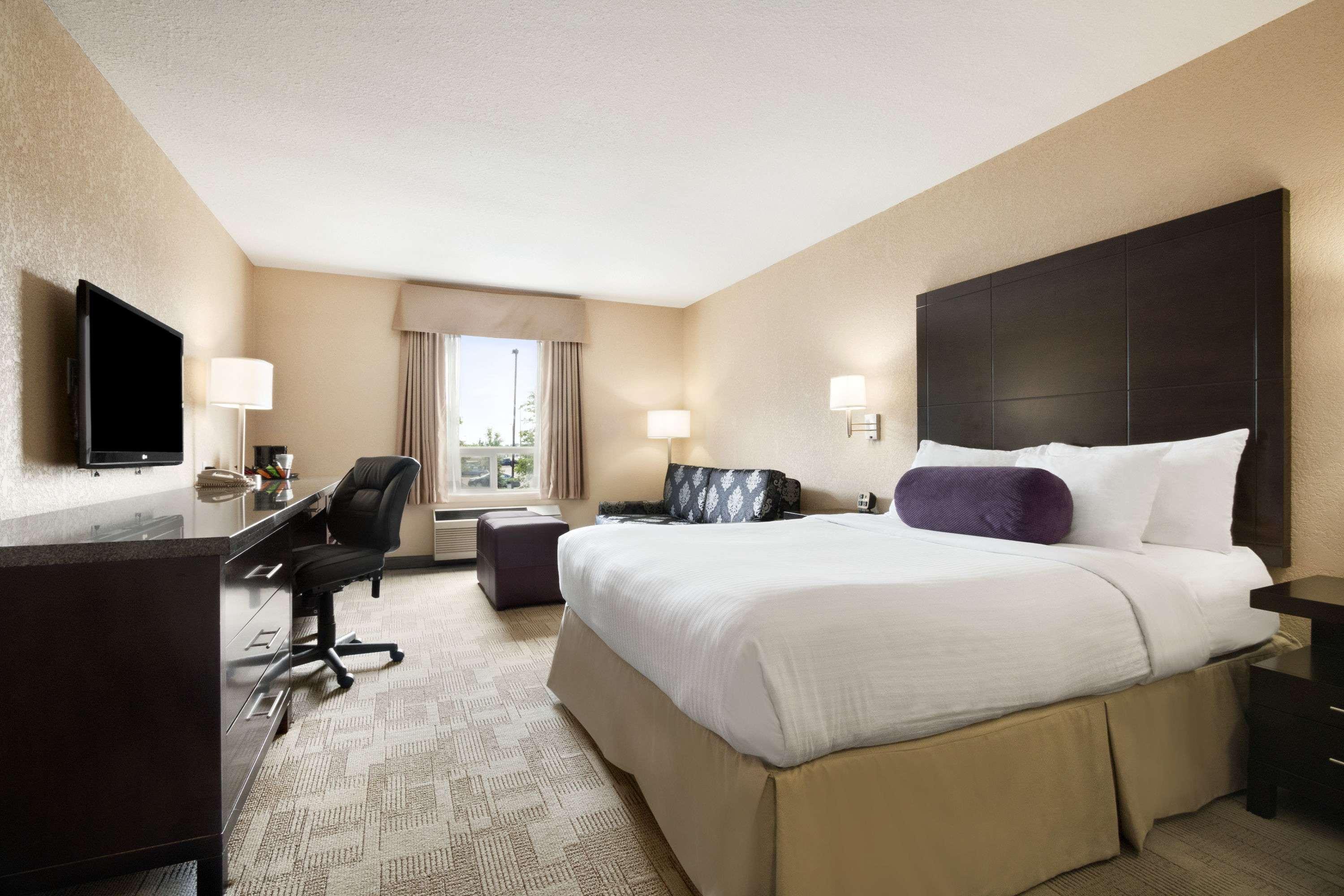 Days Inn By Wyndham Calgary Airport Buitenkant foto