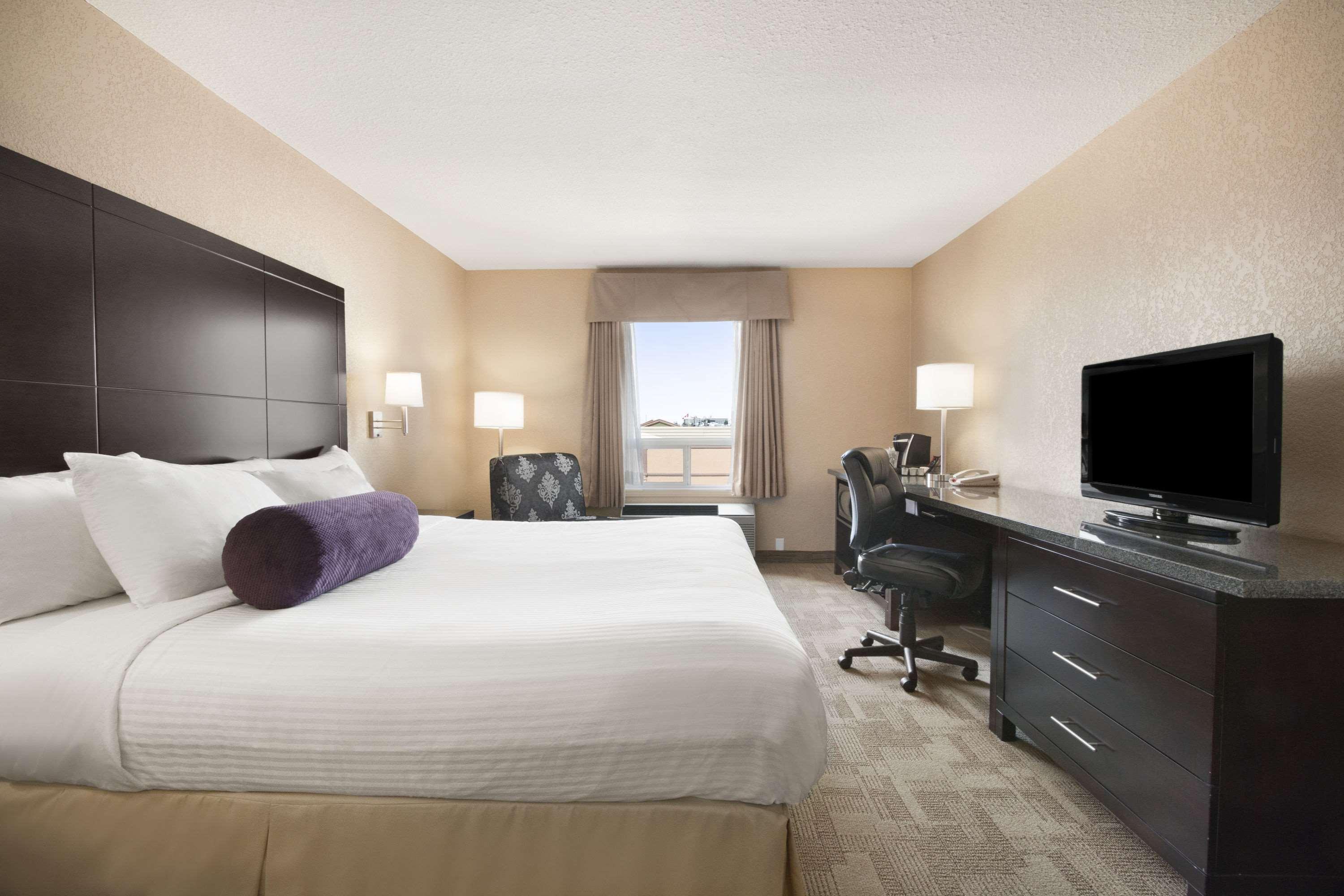 Days Inn By Wyndham Calgary Airport Buitenkant foto