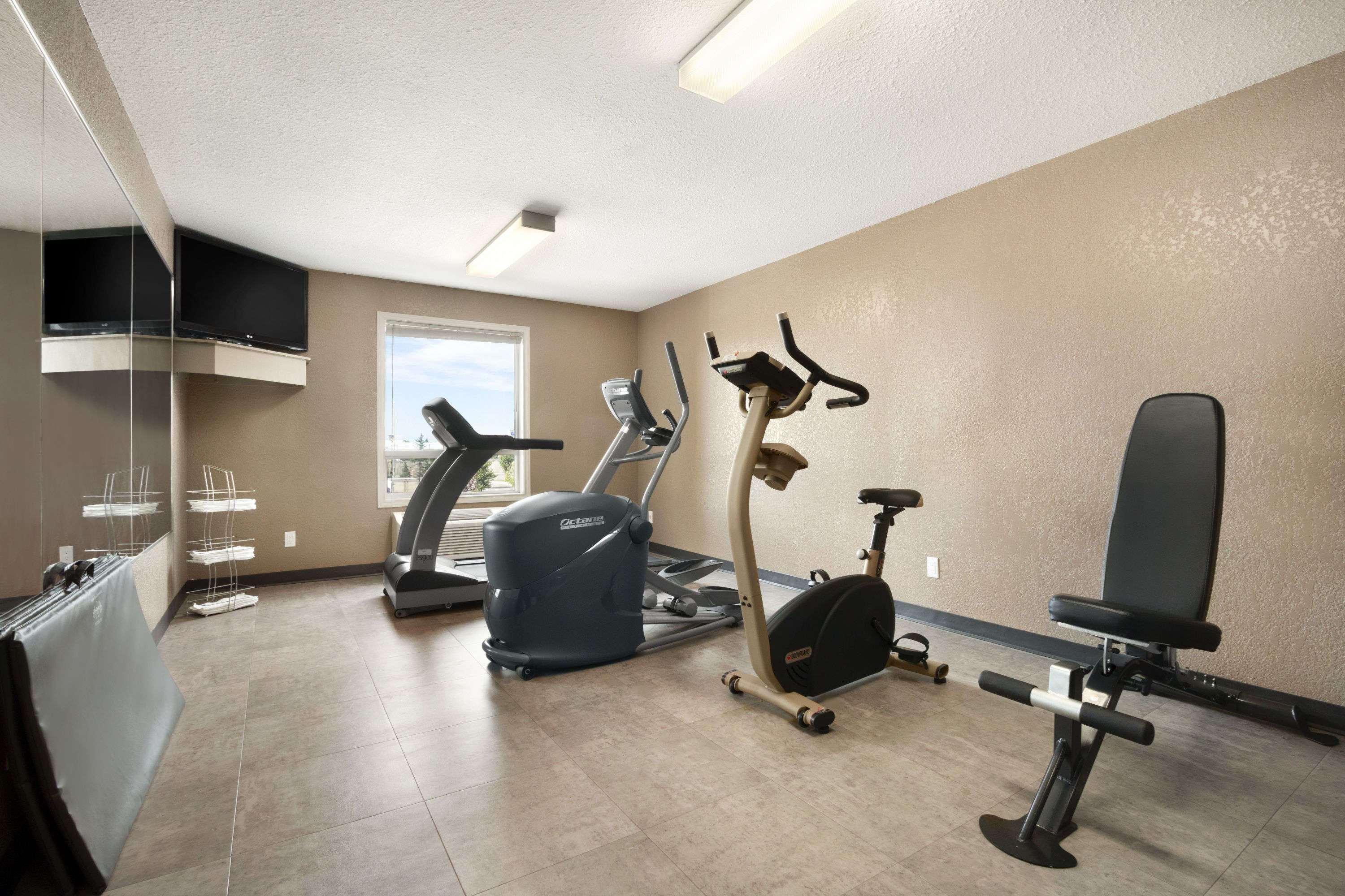 Days Inn By Wyndham Calgary Airport Buitenkant foto