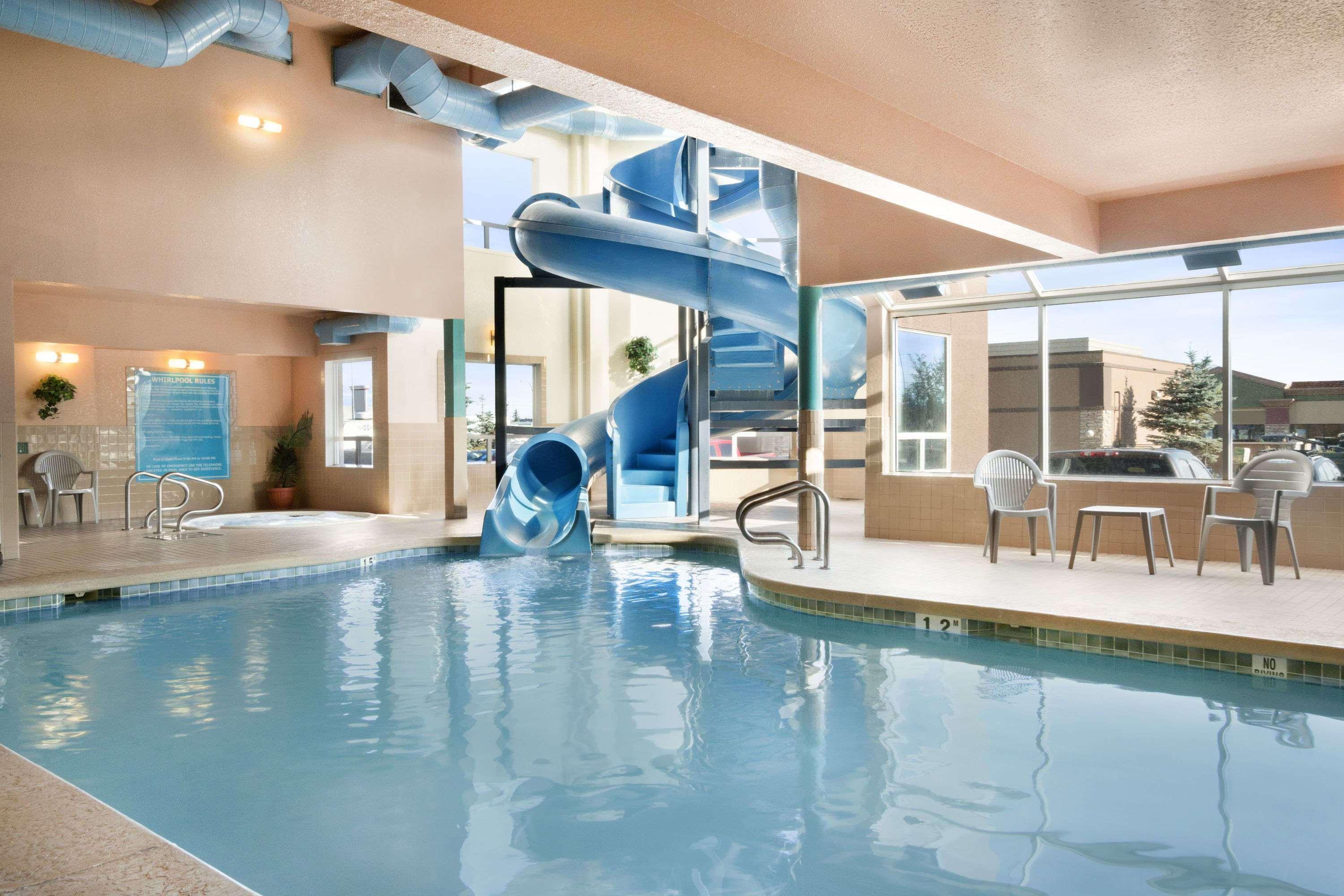 Days Inn By Wyndham Calgary Airport Buitenkant foto