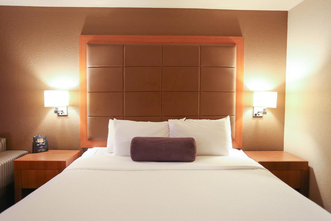 Days Inn By Wyndham Calgary Airport Buitenkant foto