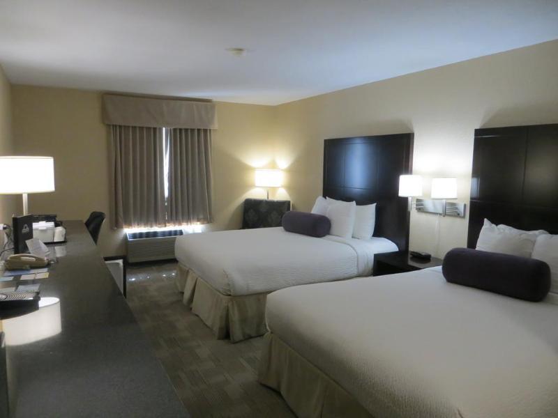 Days Inn By Wyndham Calgary Airport Buitenkant foto