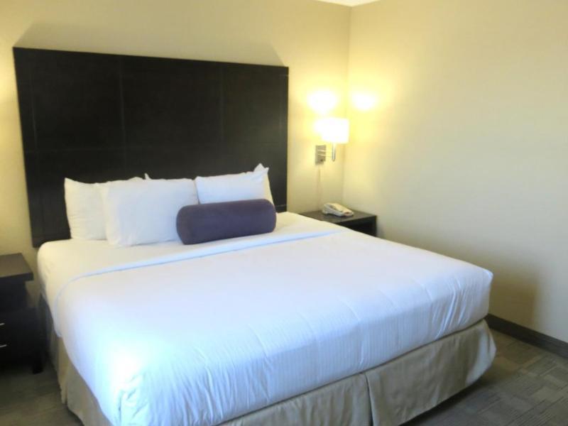 Days Inn By Wyndham Calgary Airport Buitenkant foto